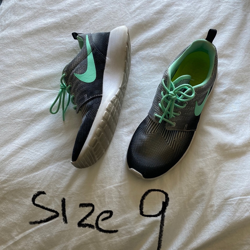 Nike tennis shoes